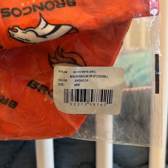 Nwt ✨ NFL Denver Broncos Newborn Full Zip Raglan Coverall - Orange 3-6 months - Picture 4 of 6